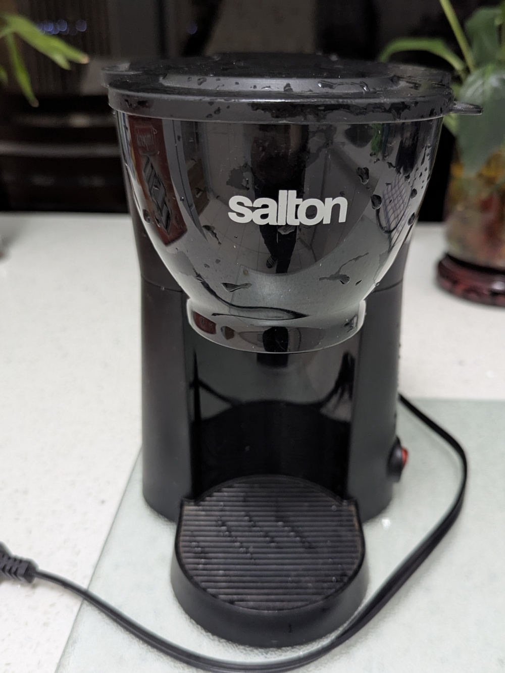 Salton Black Single-Serve Coffee Maker - Compact Home Coffee Brewer